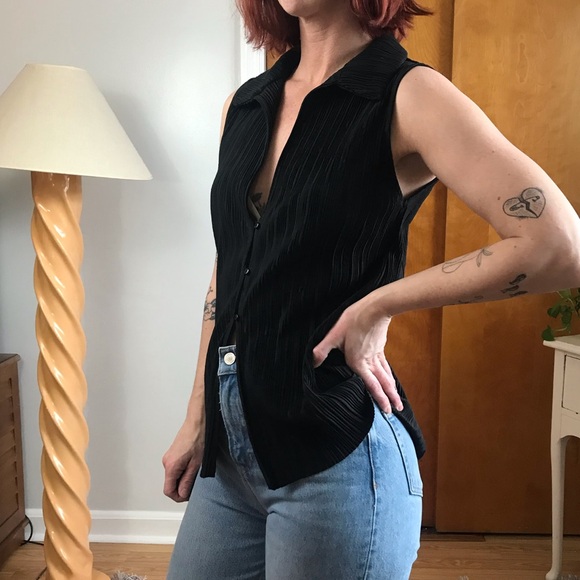 Zara Black Sleeveless Rib Pleated Button Down Mod Shirt - Picture 3 of 6